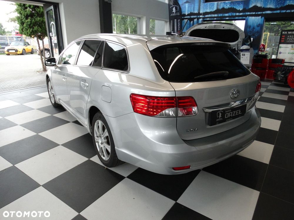 Toyota Avensis - 7