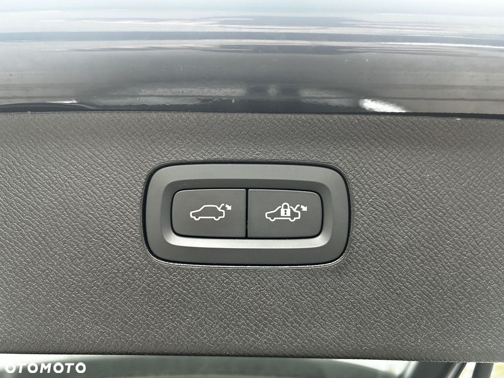 Volvo XC 90 - 32