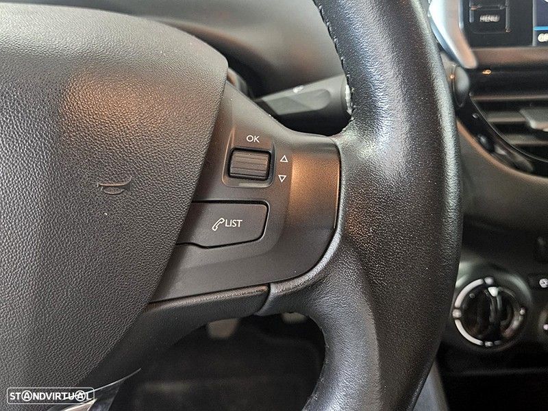 Peugeot 208 1.2 PureTech Style - 17