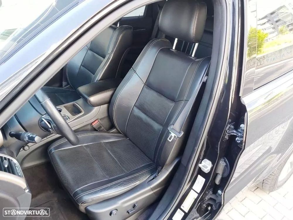 Jeep Grand Cherokee - 26