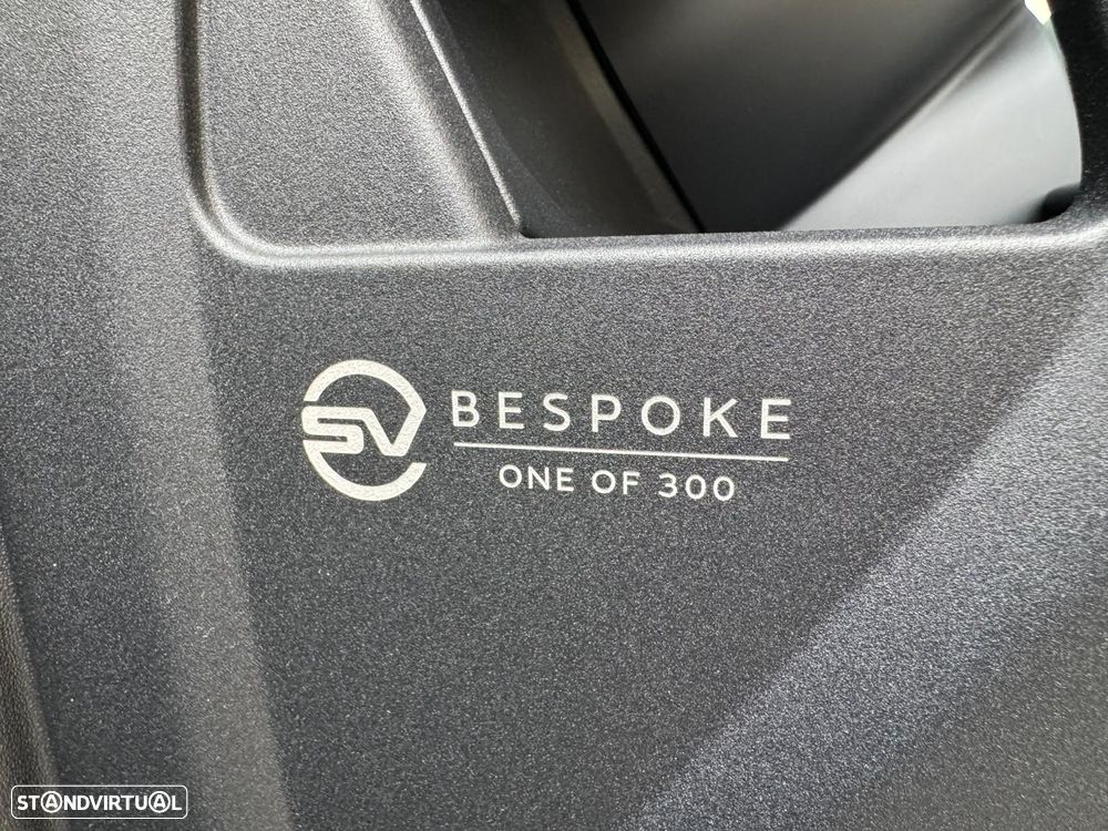 Land Rover Defender - 2