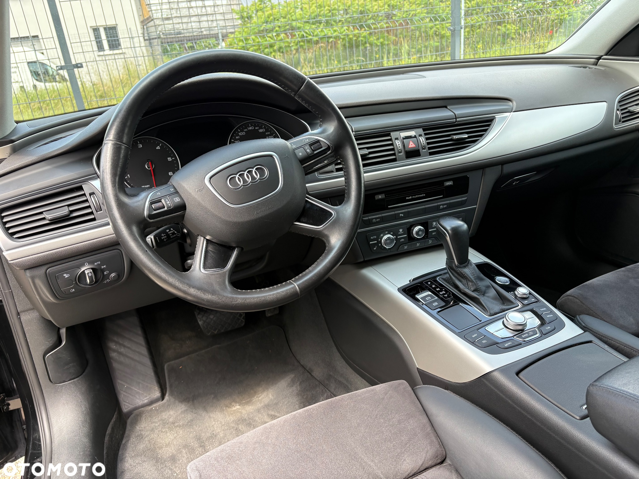 Audi A6 Avant 2.0 TDI Ultra S tronic - 25