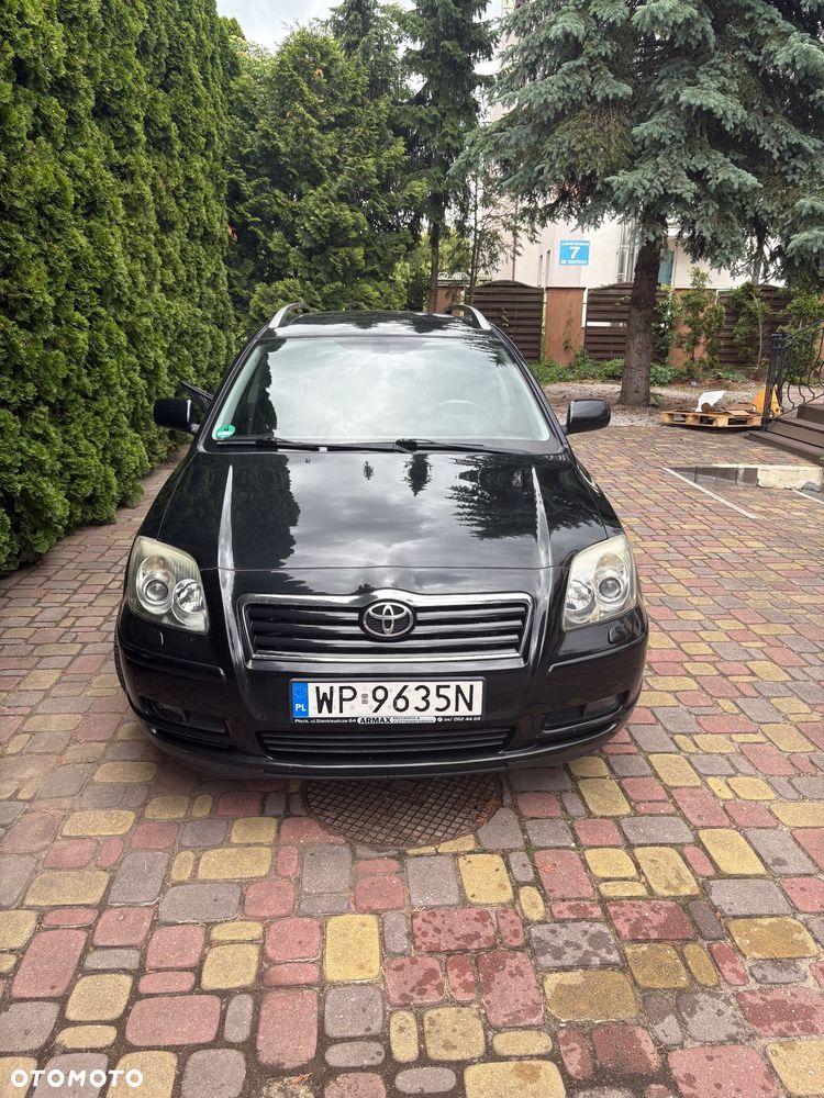 Toyota Avensis 1.8 VVT-i Terra - 1