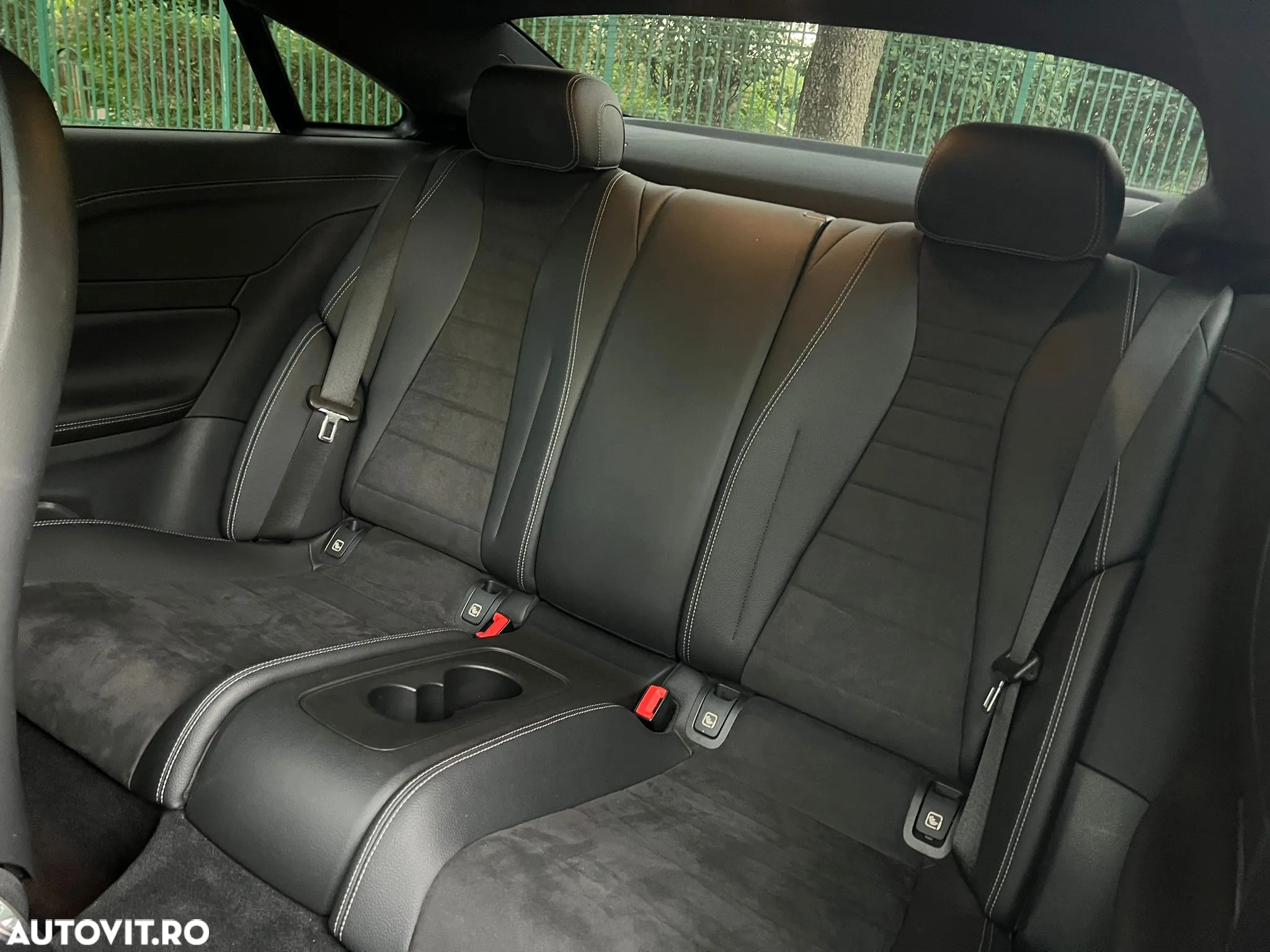 Mercedes-Benz E 300 Coupe 9G-TRONIC AMG Line - 11