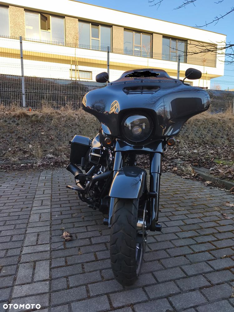 Harley-Davidson Touring Street Glide - 2