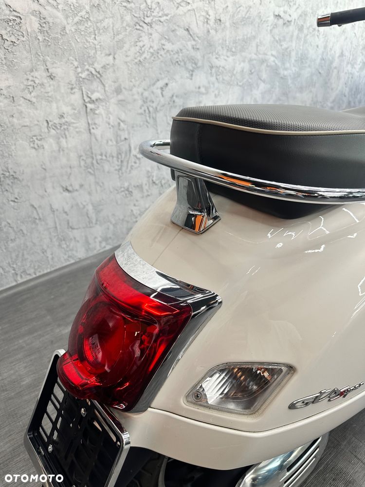 Vespa GTS - 18