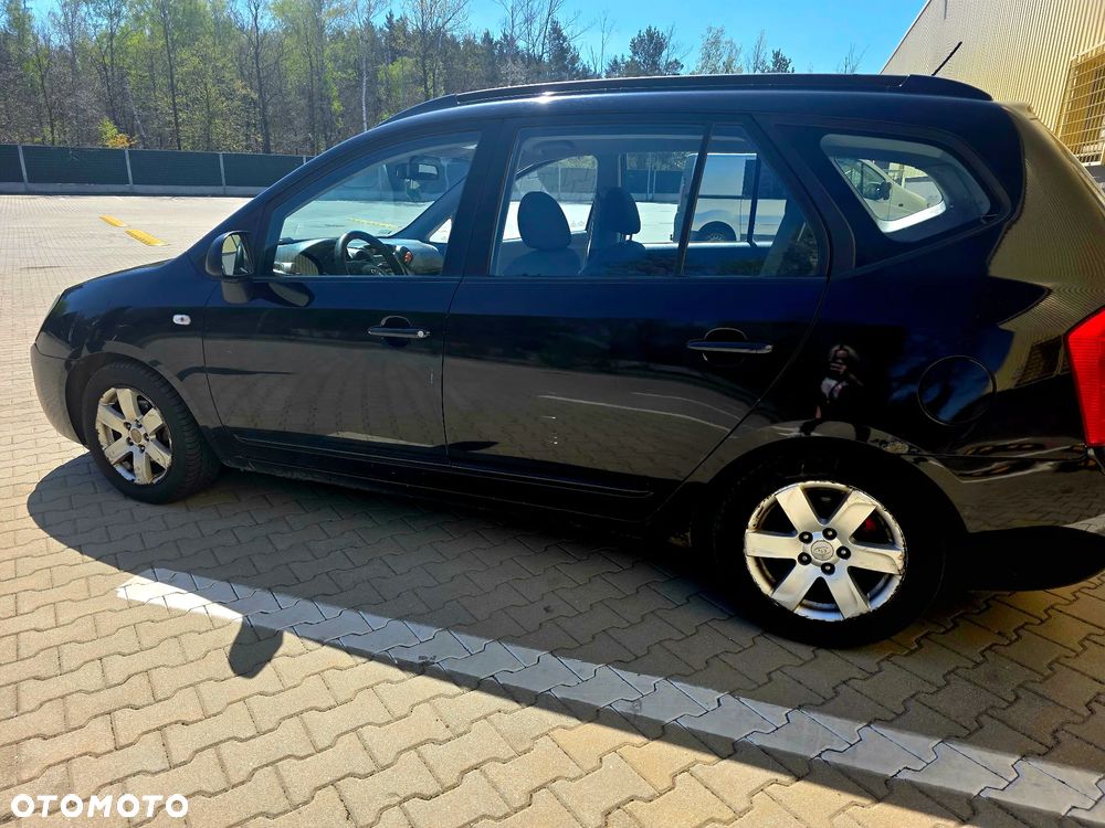 Kia Carens - 5