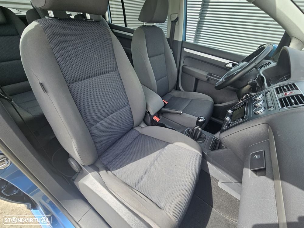 VW Touran 1.6 TDI Blue.Trendline 7L - 27