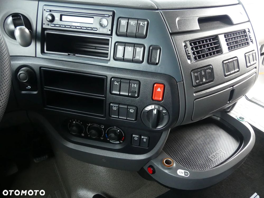 DAF XF 106.460  /  AUTOMAT / SUPER SPACE CAB / - 29