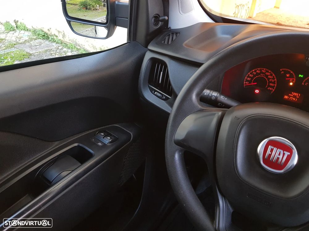 Fiat Doblo 3 Lugares - 27