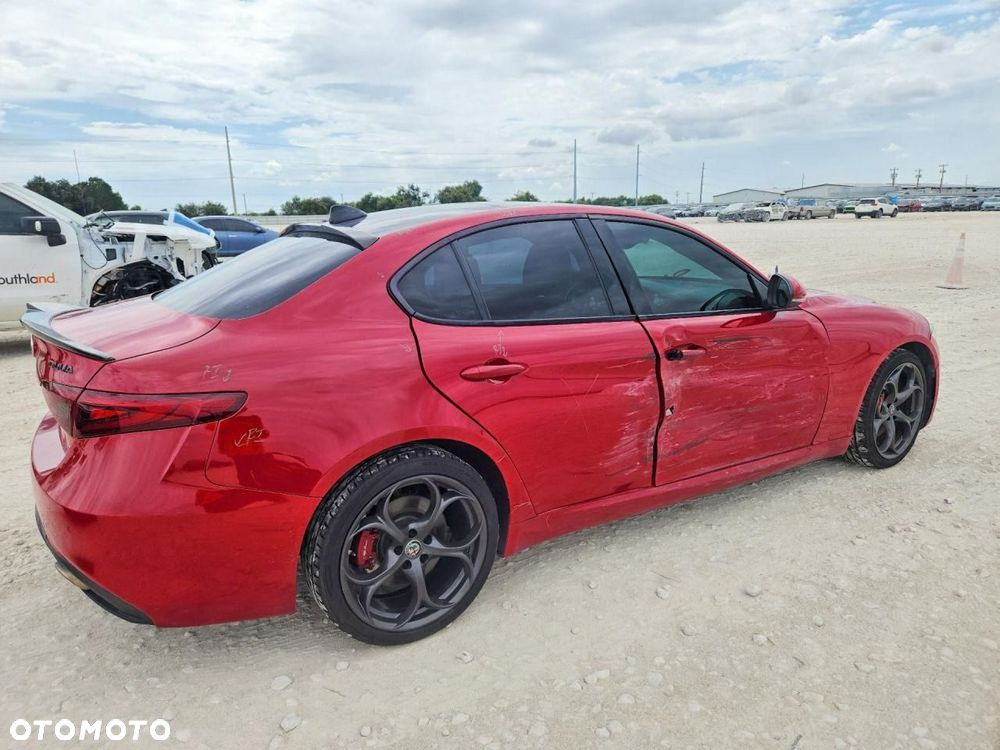 Alfa Romeo Giulia 2.0 Turbo TI Q4 - 4