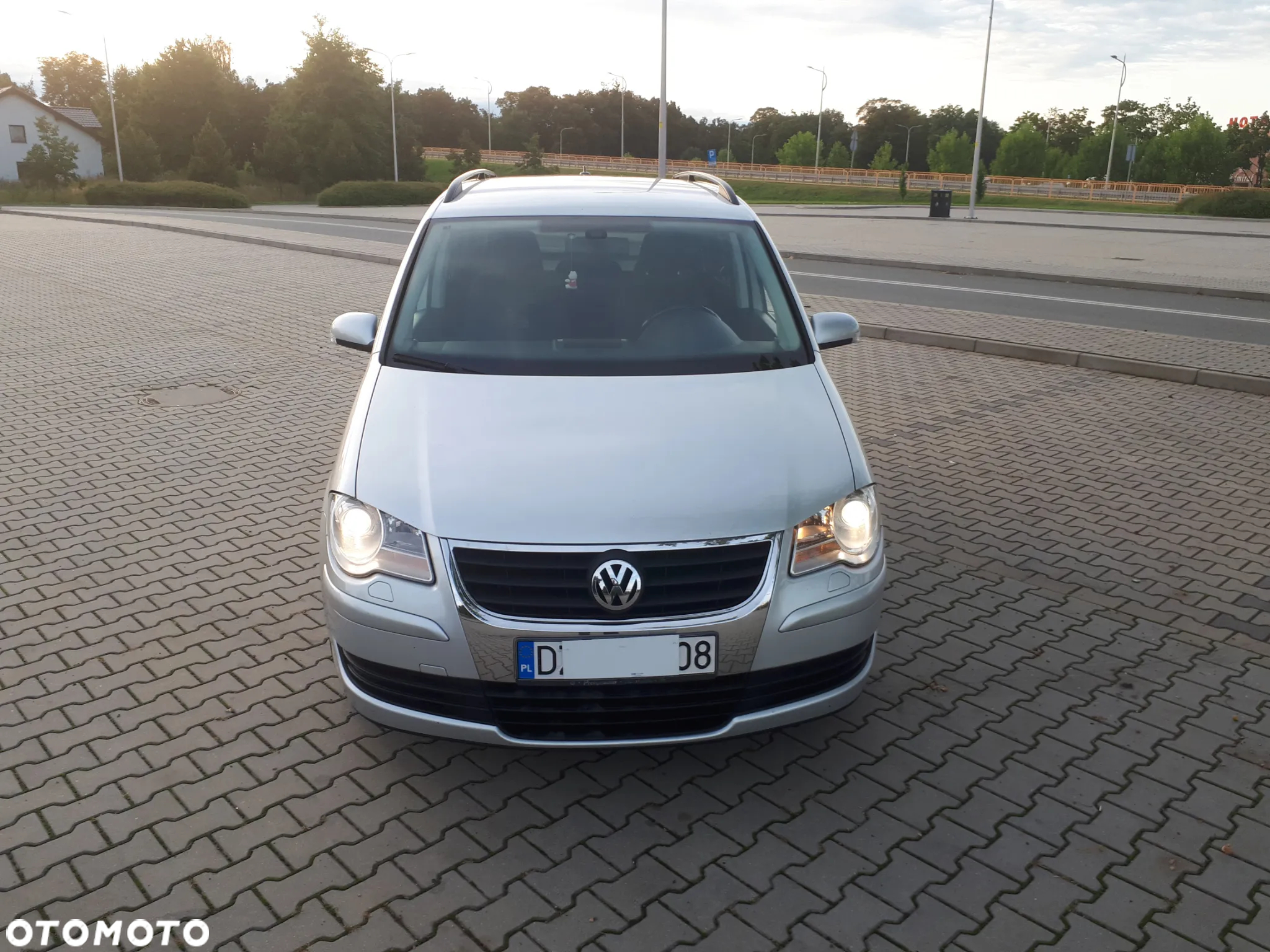 Volkswagen Touran 1.6 Trendline - 8