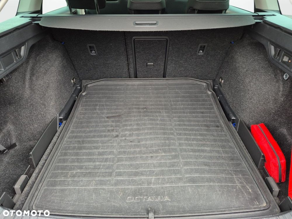 Skoda Octavia 2.0 TDI Style DSG - 34