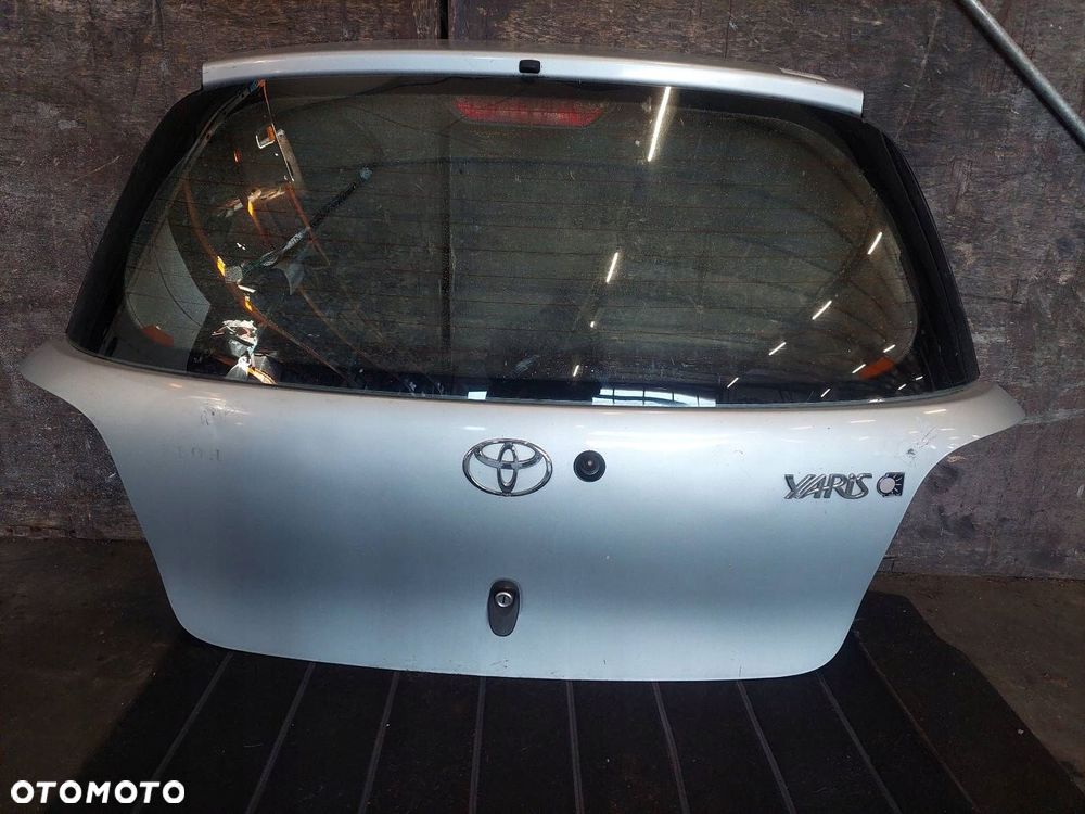 KLAPA BAGAŻNIKA TOYOTA YARIS I 199 - 4