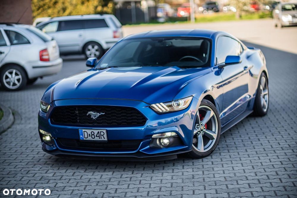 Ford Mustang - 4