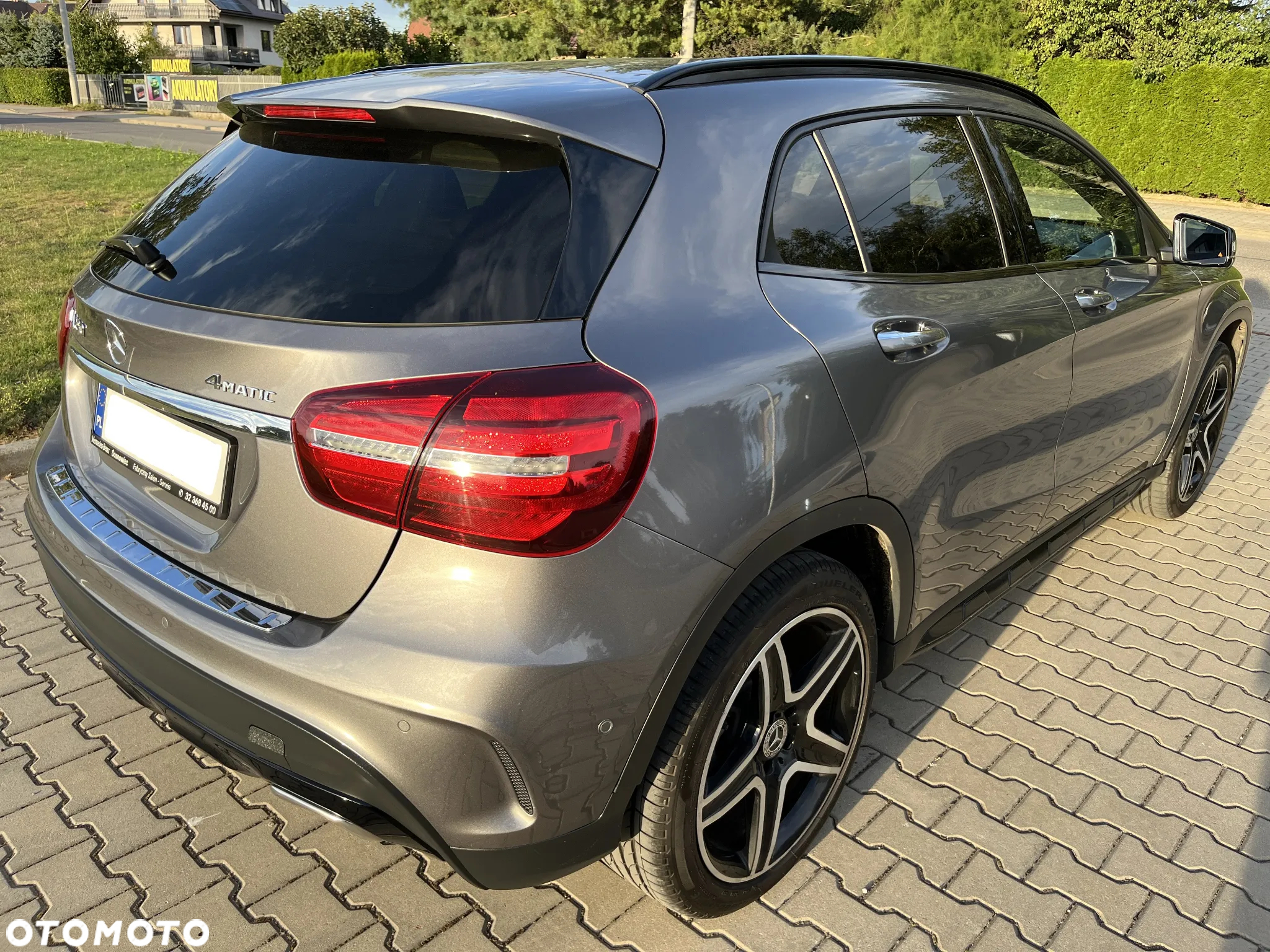 Mercedes-Benz GLA 250 4-Matic AMG Line - 18