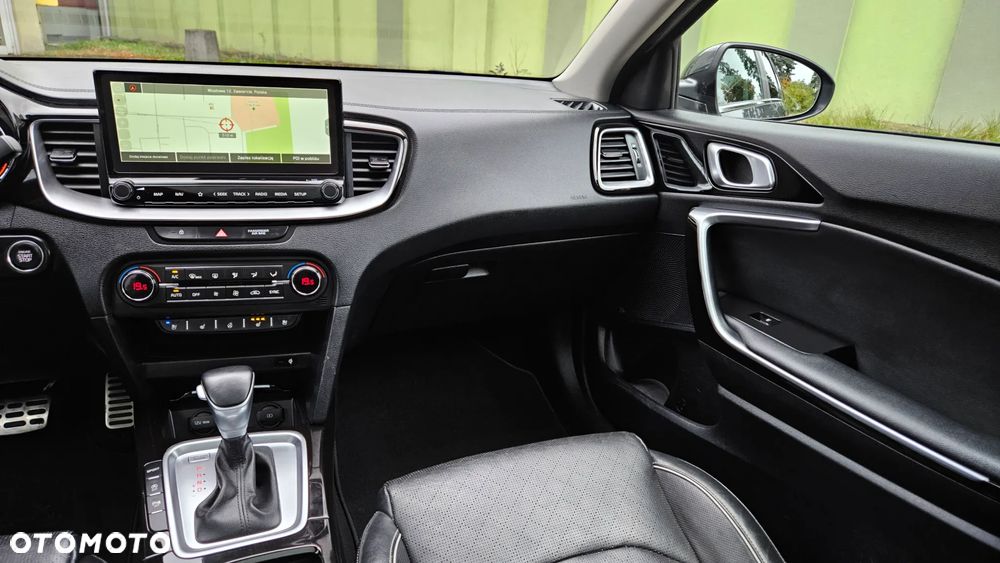 Kia Ceed SW 1.4 T-GDI DCT OPF Platinum Edition - 31