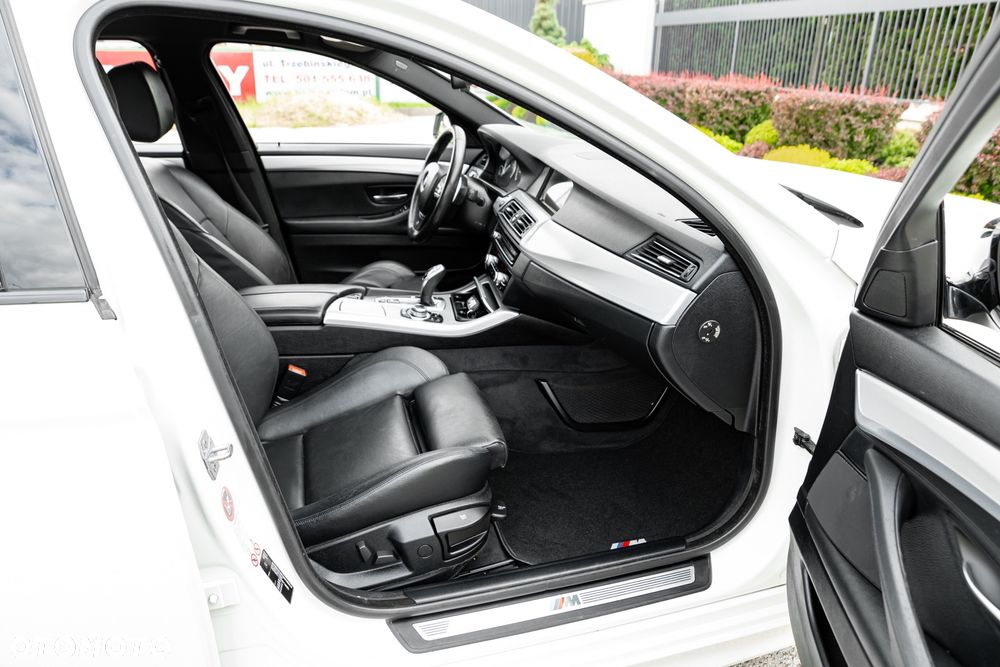 BMW Seria 5 520d - 24