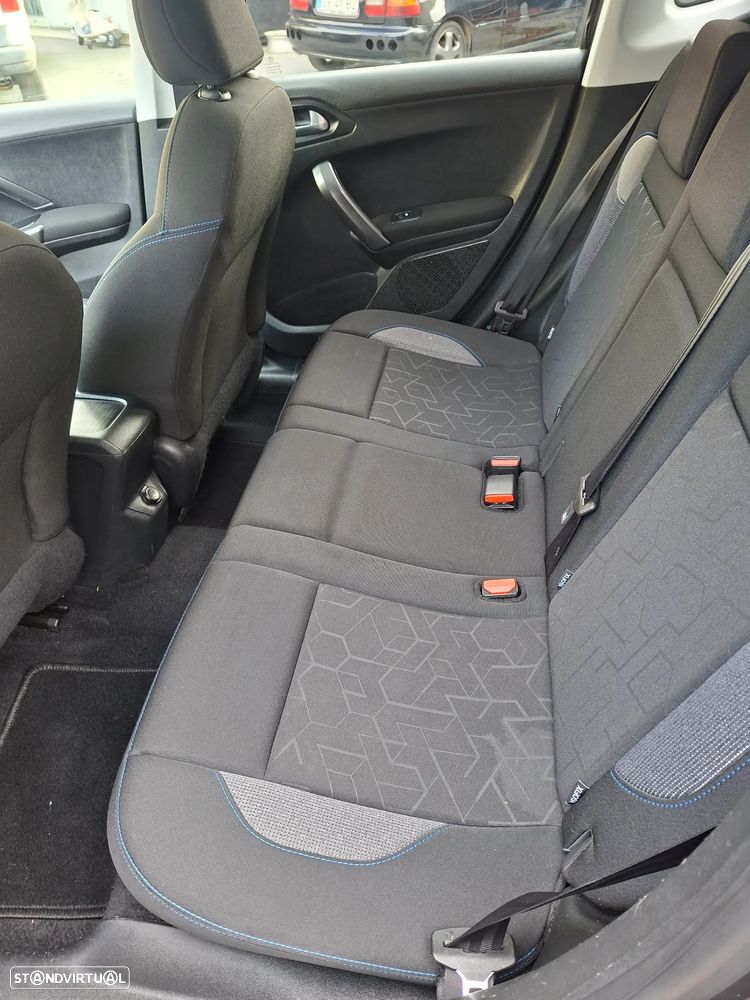 Peugeot 2008 1.2 PureTech Style - 9