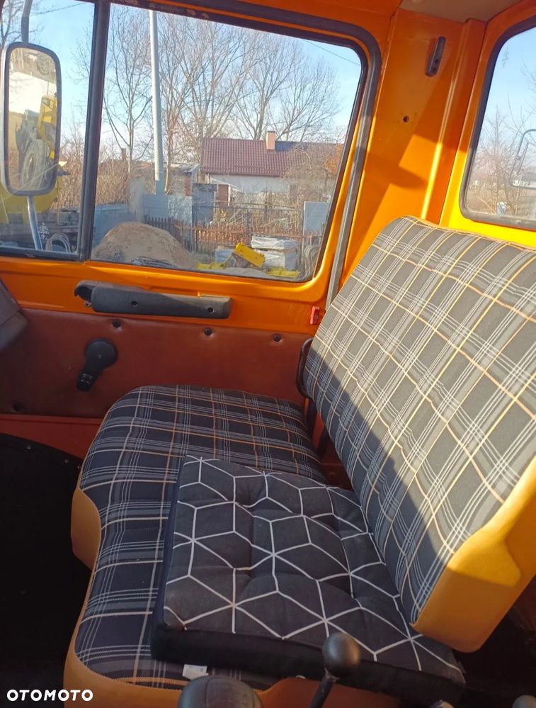 Mercedes-Benz UNIMOG - 4