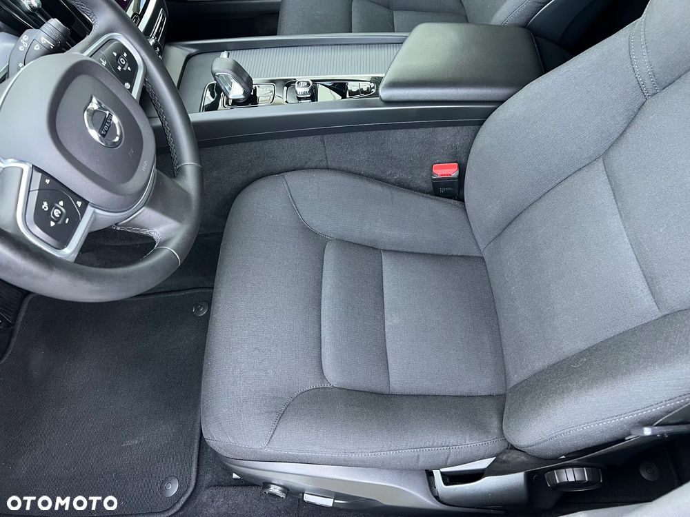 Volvo V60 B4 D Geartronic Momentum Pro - 24