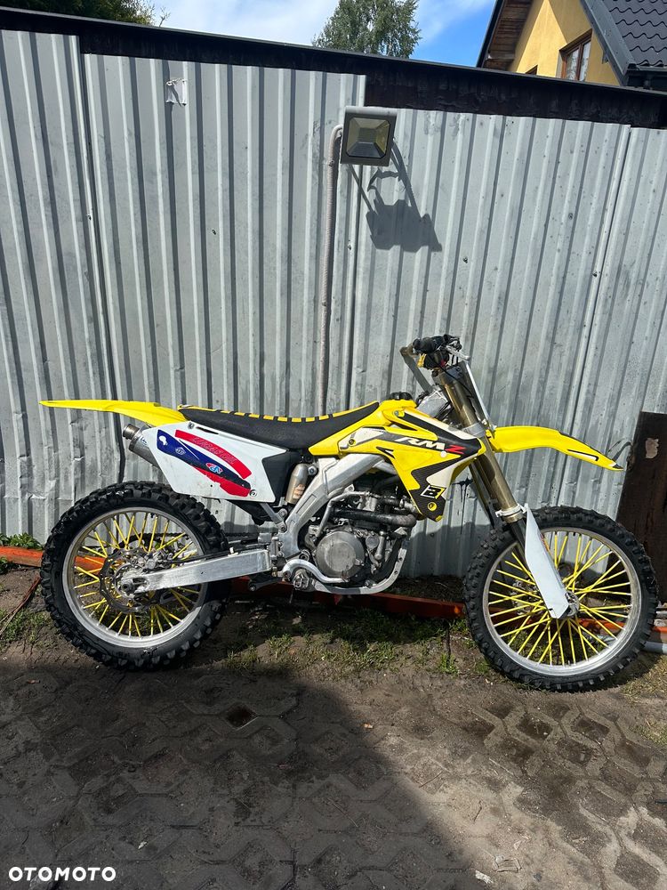 Suzuki RM-Z - 1