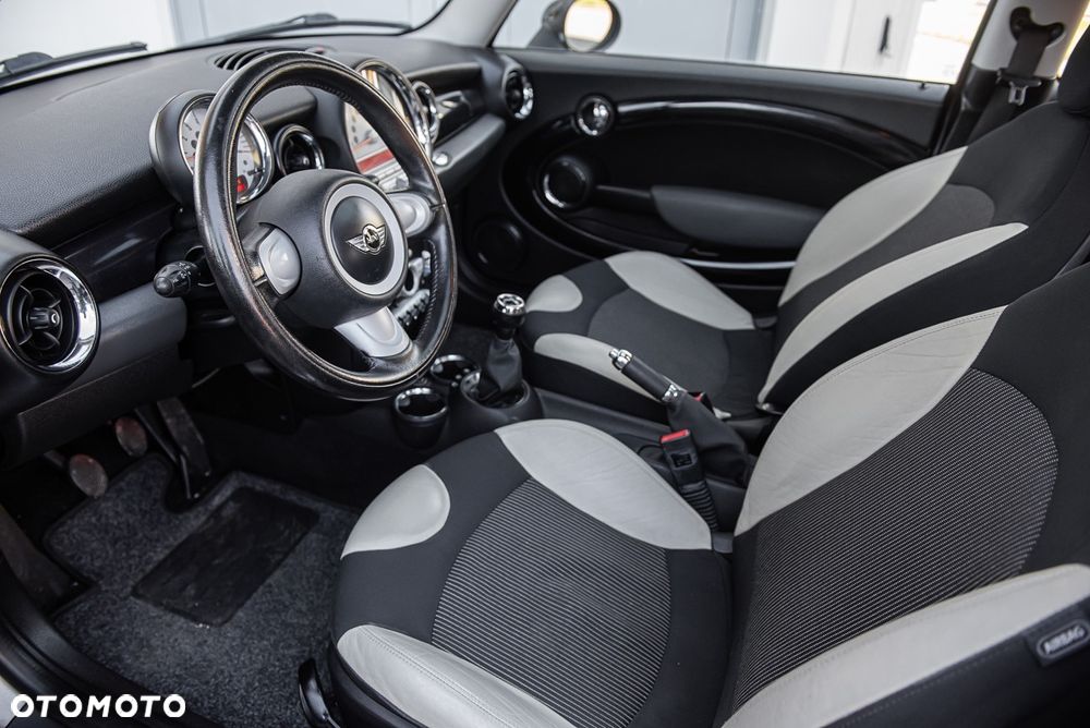 MINI Cooper Standard - 15