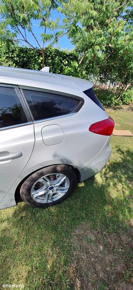 Ford Focus 1.5 EcoBlue SCR Connected - 19