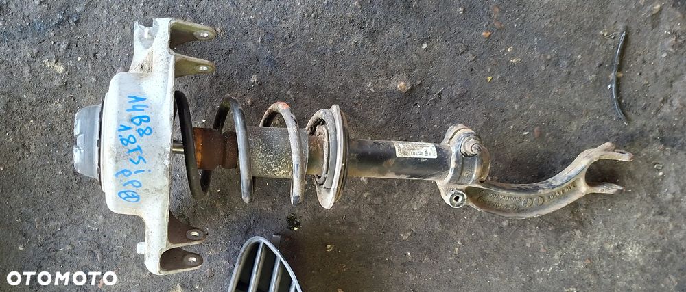 AUDI A4 B8 09r KOMBI 1.8 TFSI AMORTYZATOR PRAWY PRZÓD PRZEDNI 8K0031CA - 1
