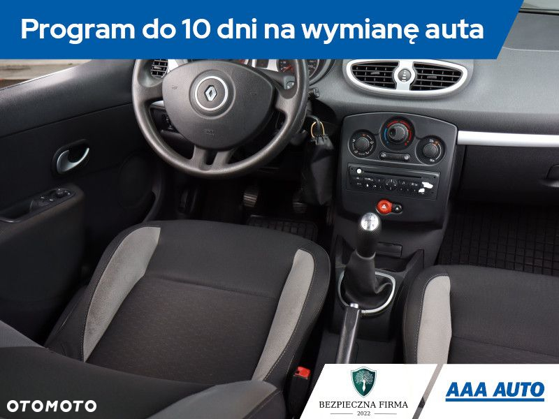 Renault Clio - 8