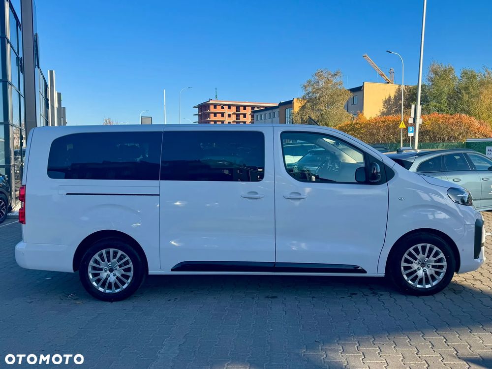 Peugeot Traveller 2.2 BlueHDi Long Business EAT8 - 4