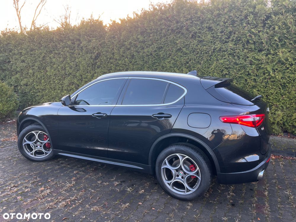 Alfa Romeo Stelvio 2.0 Turbo 16V AT8-Q4 Executive - 6