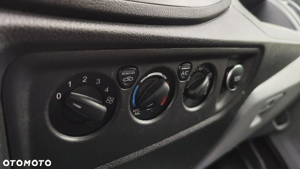 Ford Transit - 11