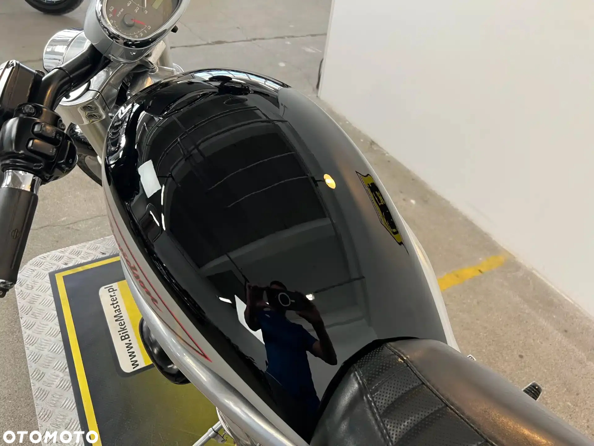 Harley-Davidson V-Rod Street Rod - 30