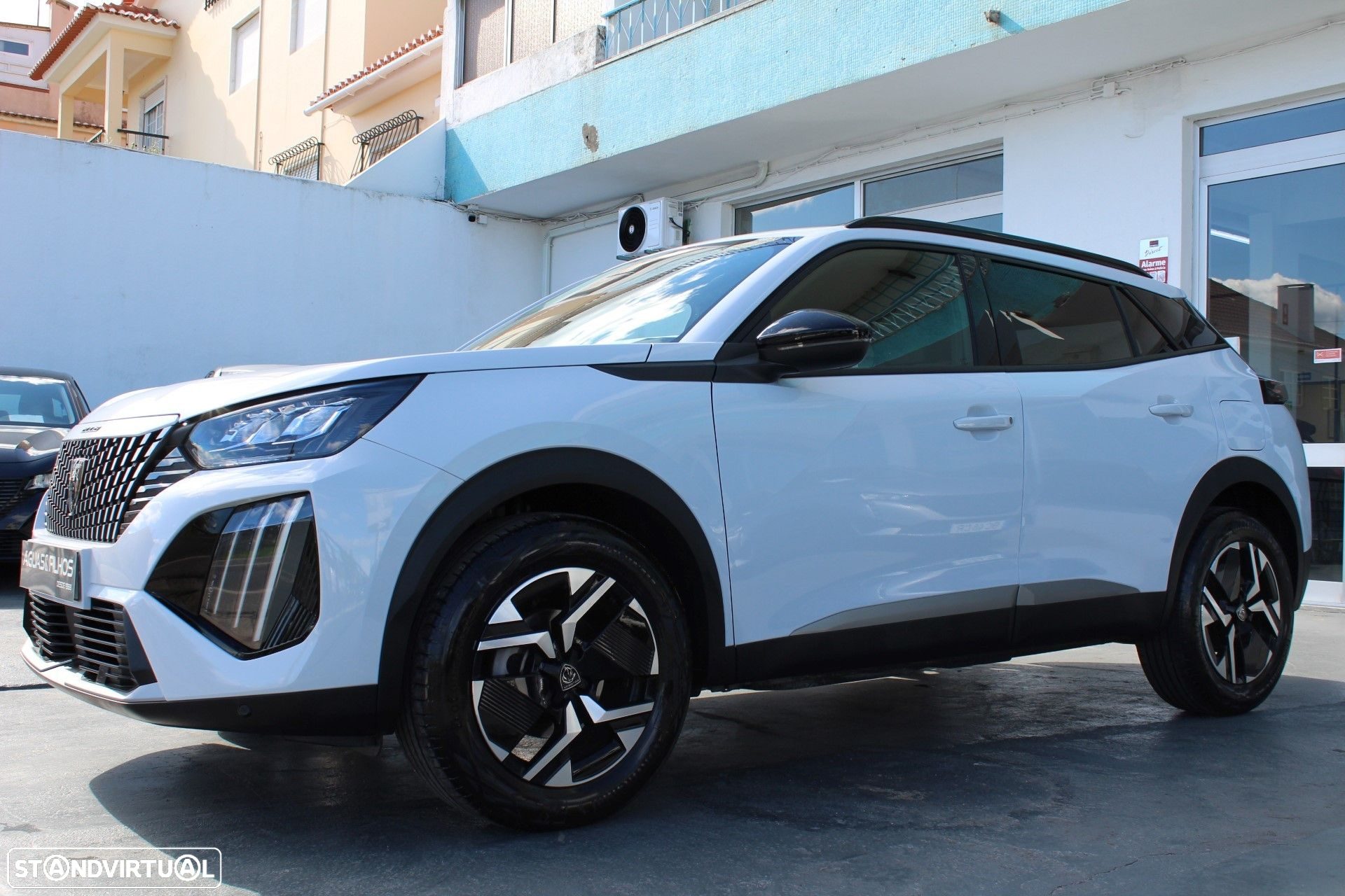 Peugeot 2008 1.2 PureTech Allure Pack EAT8 - 5