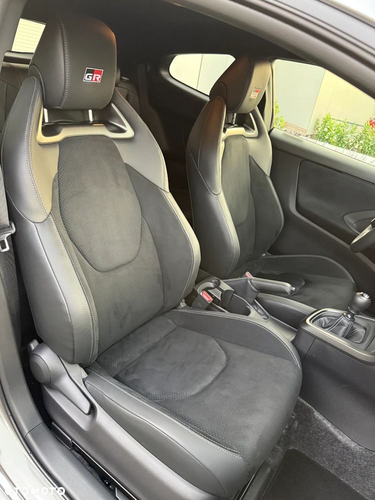 Toyota Yaris GR 1.6 Dynamic - 10