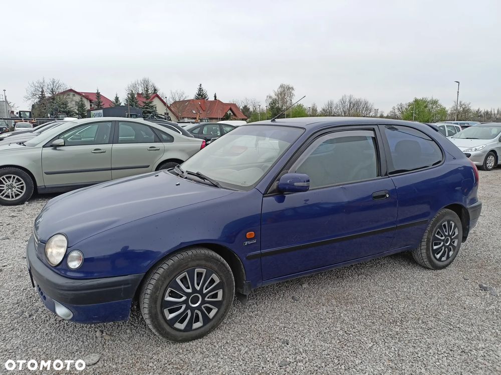 Toyota Corolla - 1