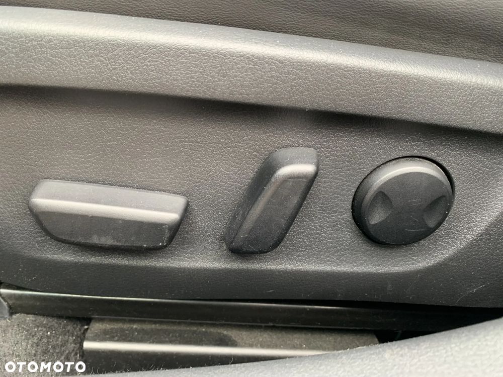 Mazda 3 2.0 mHEV Hikari - 21