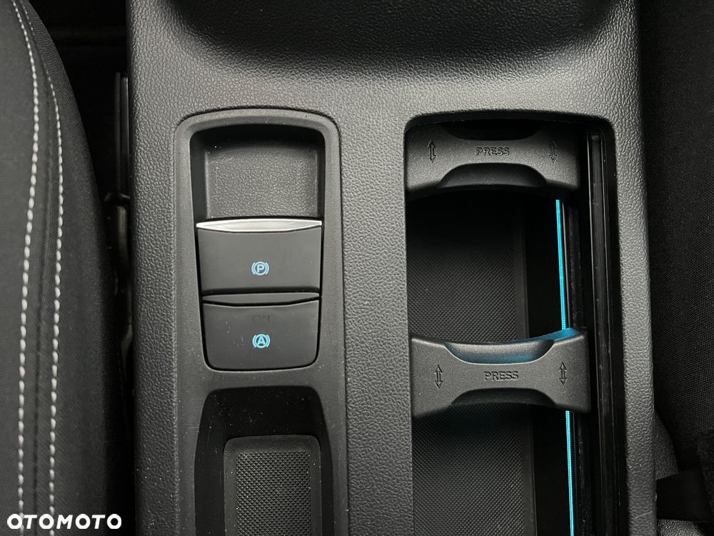 Ford Focus 1.0 EcoBoost mHEV Titanium - 34