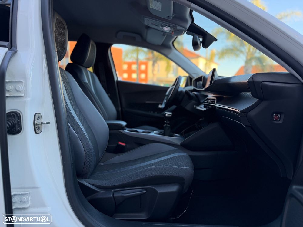 Peugeot 2008 1.2 PureTech Allure - 13