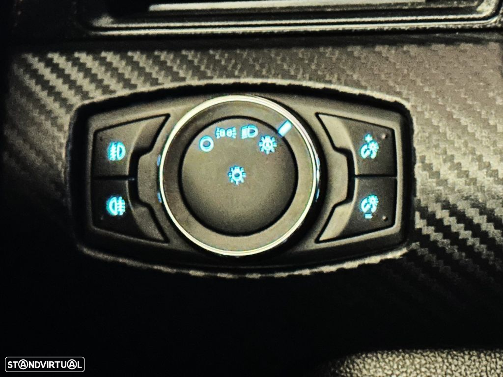 Ford Mustang - 30