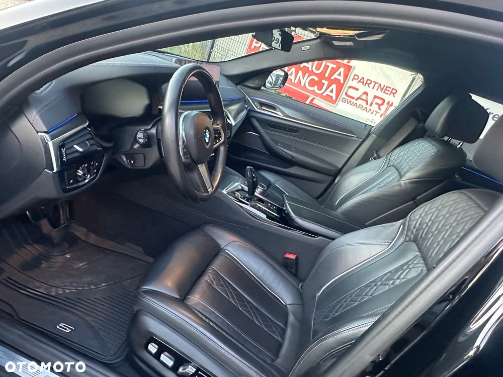 BMW Seria 5 M550i xDrive - 9