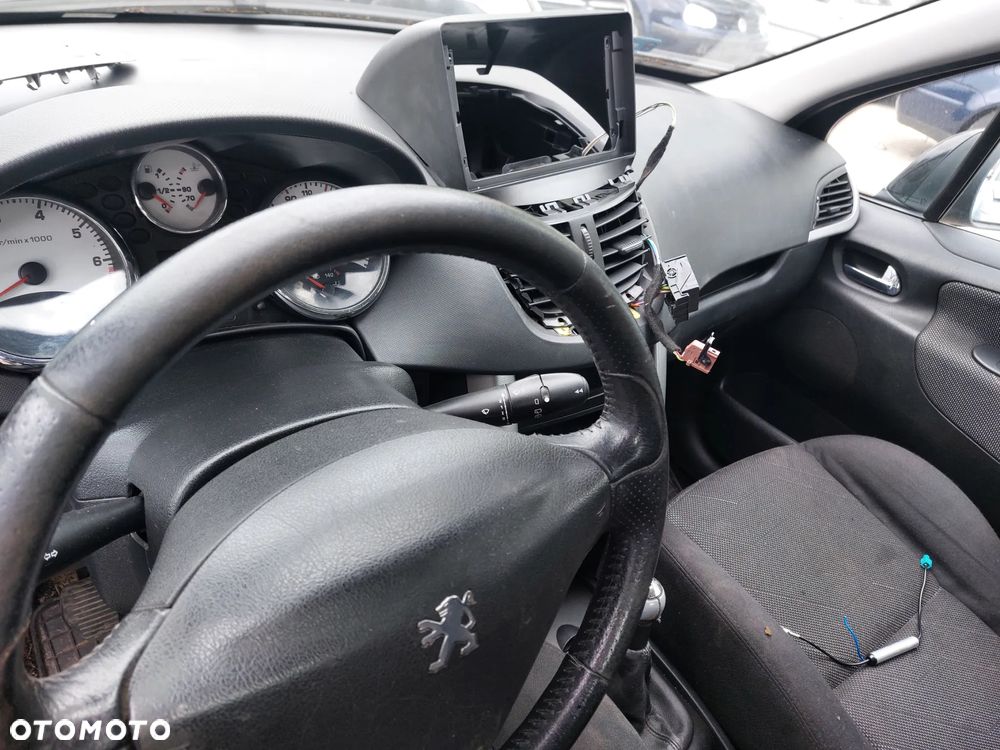 Zderzak PEUGEOT 207 1,6B 07R. maska,drzwi,lampy,klapa.... - 6
