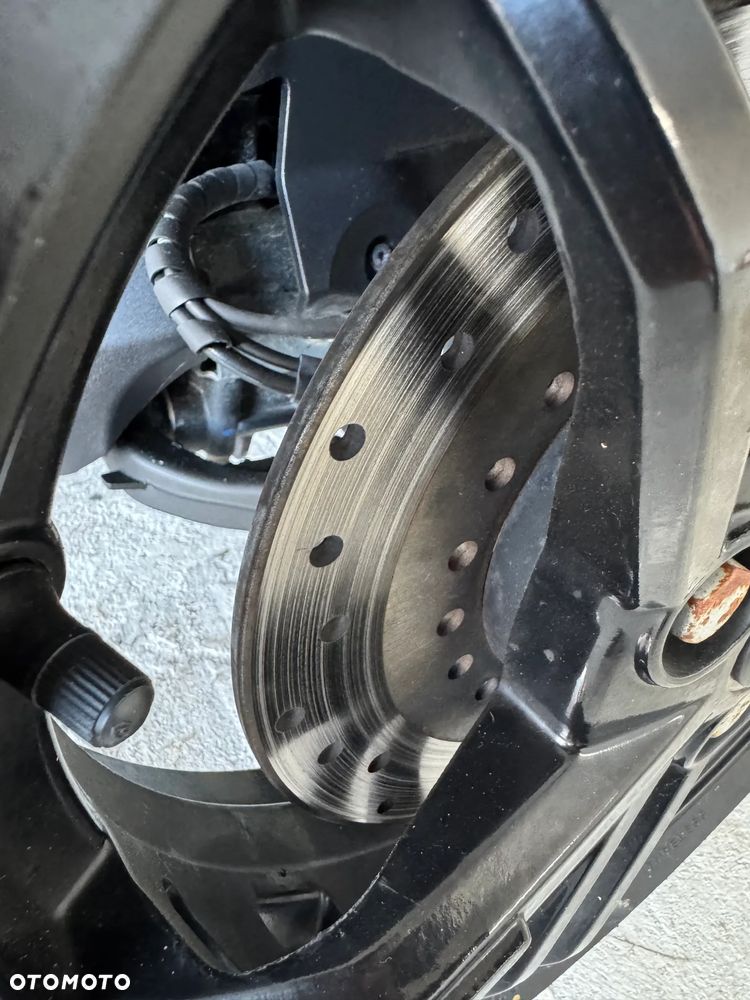 Peugeot Metropolis - 28