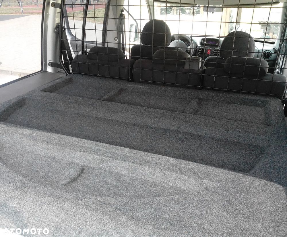 Fiat Doblo 1.9 JTD Active - 12