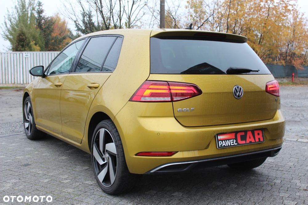 Volkswagen Golf - 6