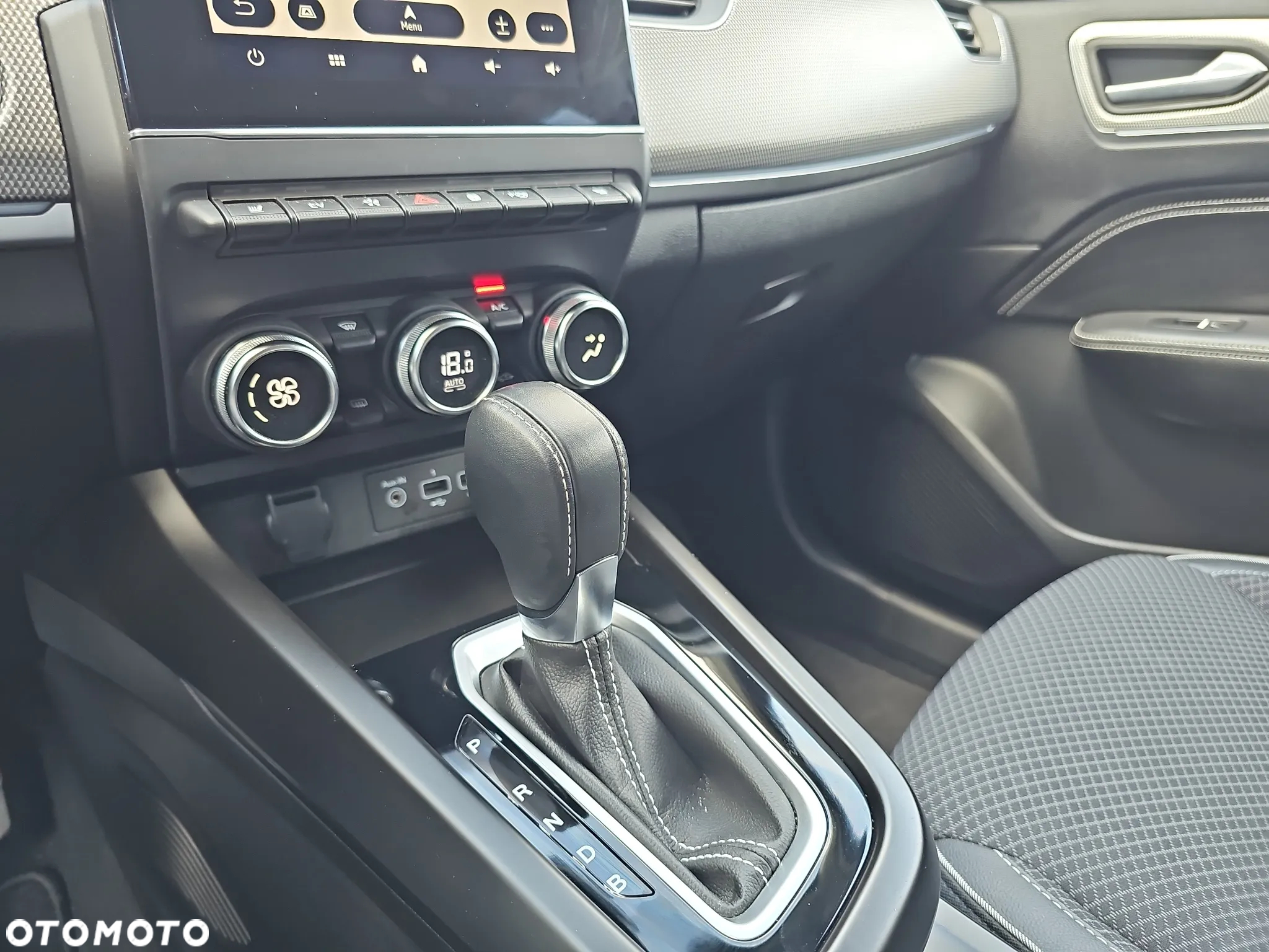 Renault Arkana 1.6 E-TECH Techno MMT - 26