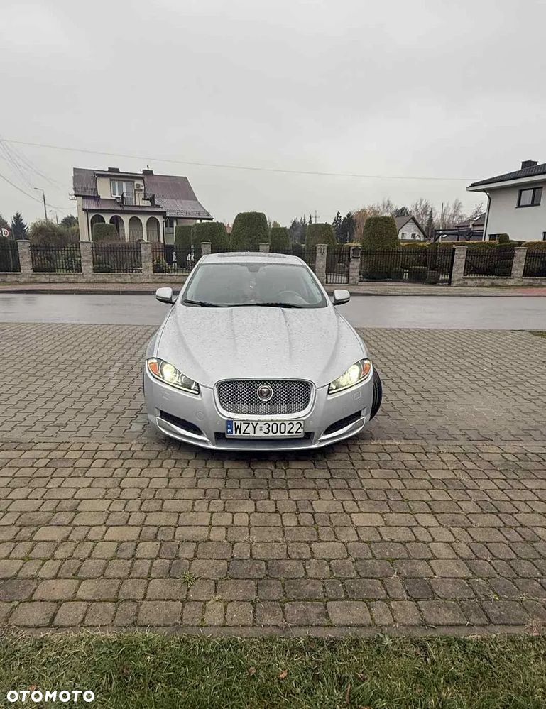 Jaguar XF 2.0 T Luxury - 3