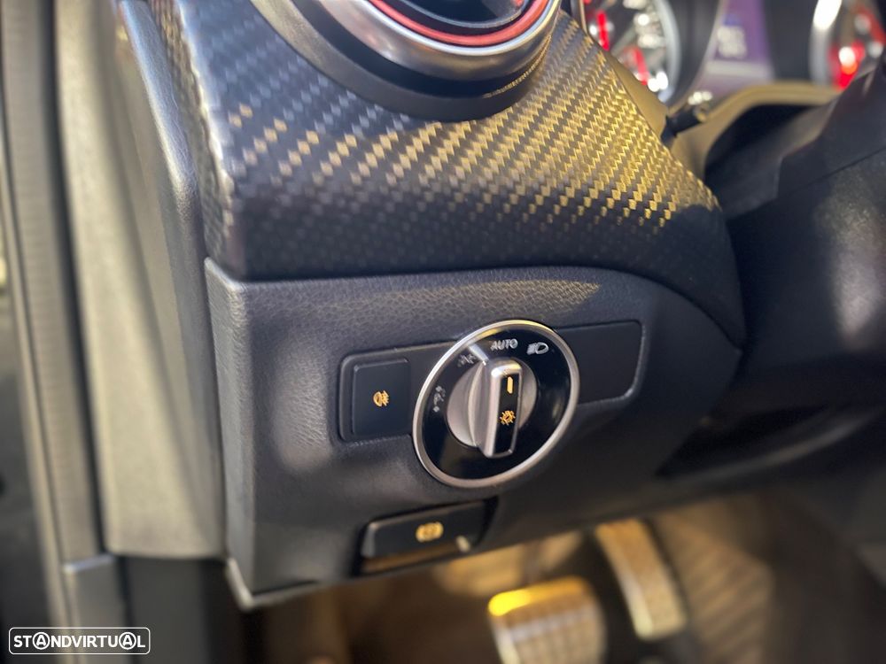 Mercedes-Benz A 220 d 7G-DCT AMG Line - 16