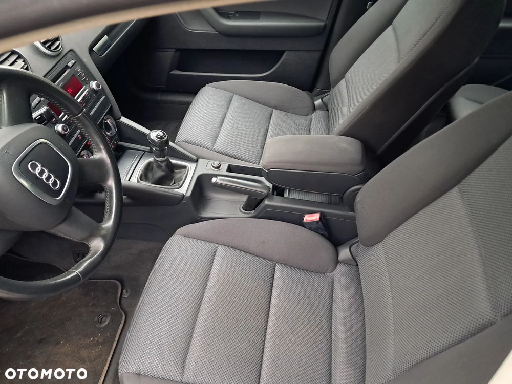 Audi A3 Sportback 1.6 Attraction - 16